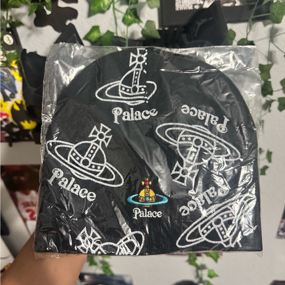 Palace x Vivienne Westwood Jersey
Beanie